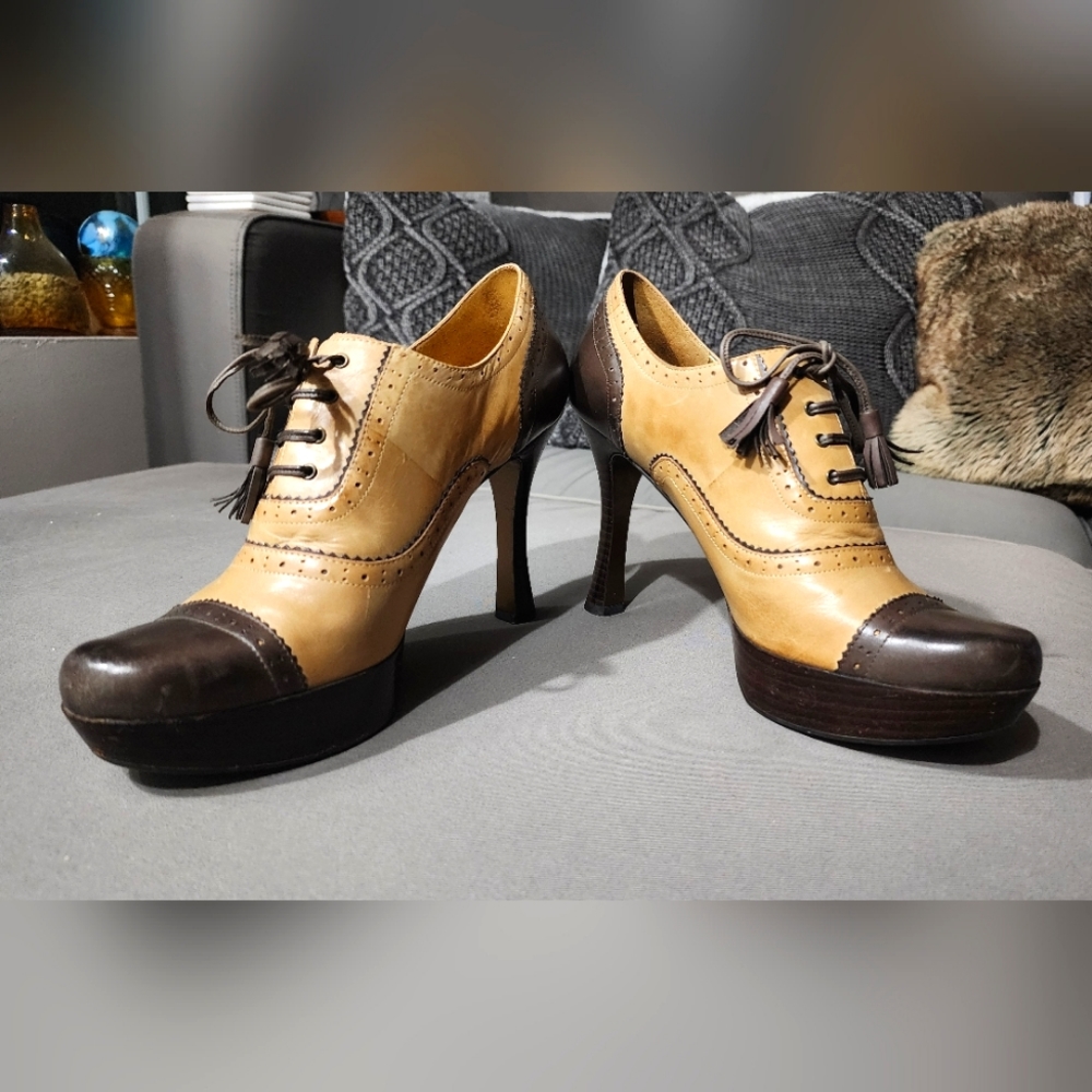 Guess by Marciano sz 8.5 lace up heels